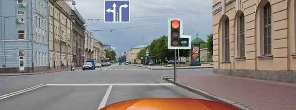 Дорожная ситуация: Вы намеревались проехать перекрёсток в прямом направлении. Как следует поступить, если Вы не успели заранее перестроиться на левую полосу?