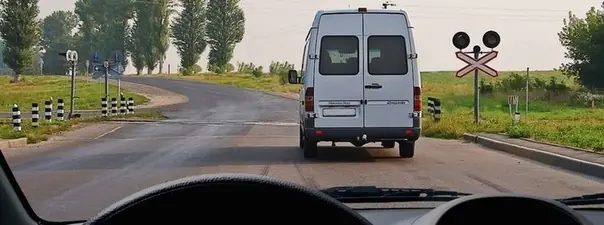 Дорожная ситуация: Вы можете начать обгон: