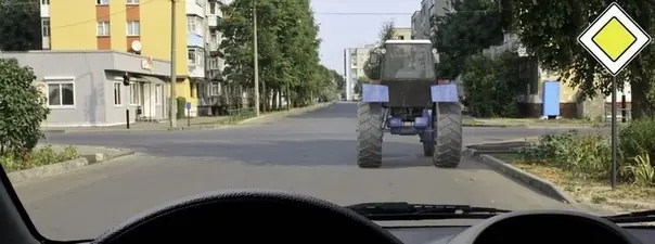 Дорожная ситуация: Разрешается ли Вам выполнить обгон в данной ситуации?
