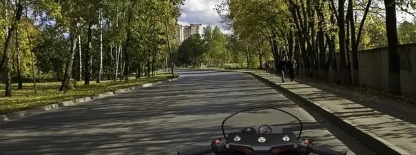 Дорожная ситуация: Разрешается ли Вам выполнить разворот на этом участке дороги?